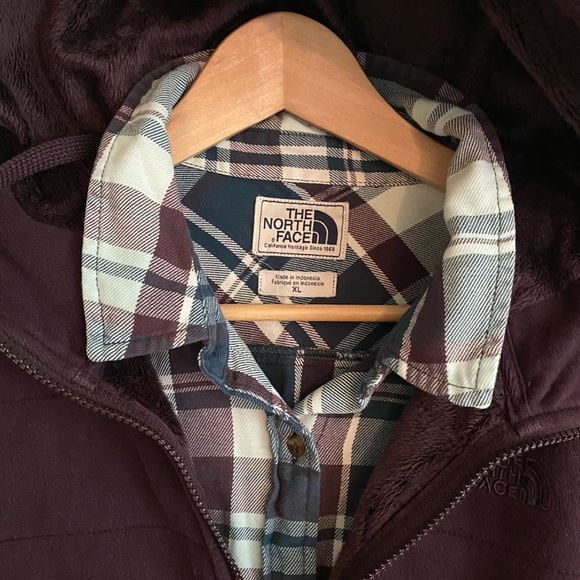North Face Plaid flannel button down shirt. size XL. - Picture 4 of 9